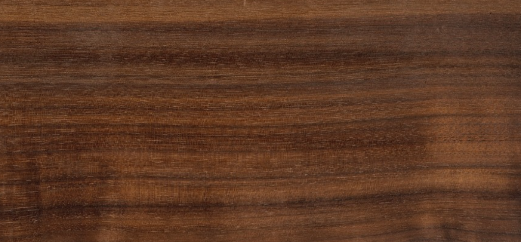 tmavé dřevo